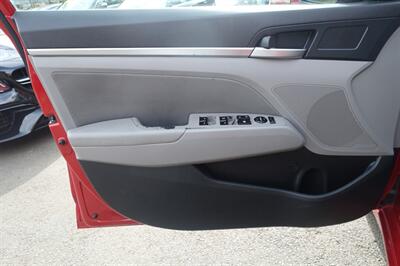 2020 Hyundai ELANTRA Limited   - Photo 10 - Newark, NJ 07104