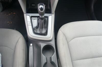 2020 Hyundai ELANTRA Limited   - Photo 20 - Newark, NJ 07104