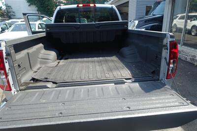 2015 Nissan Frontier SV V6 - Photo 19 - Newark, NJ 07104