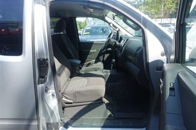 2015 Nissan Frontier SV V6 - Photo 13 - Newark, NJ 07104