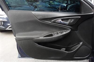 2018 Chevrolet Malibu LT   - Photo 10 - Newark, NJ 07104