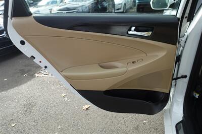 2012 Hyundai SONATA SE   - Photo 12 - Newark, NJ 07104