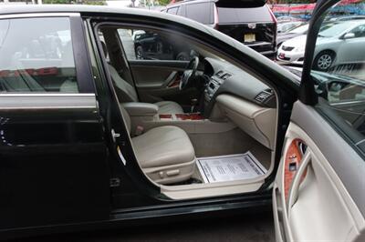 2010 Toyota Camry XLE   - Photo 14 - Newark, NJ 07104