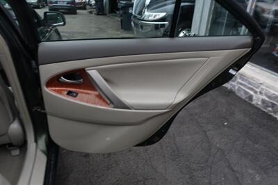 2010 Toyota Camry XLE   - Photo 17 - Newark, NJ 07104