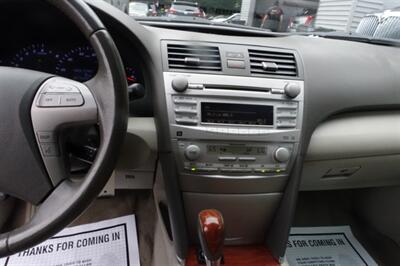 2010 Toyota Camry XLE   - Photo 18 - Newark, NJ 07104