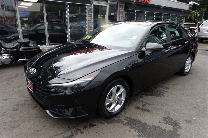 2021 Hyundai ELANTRA SE  