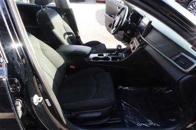 2017 Kia Optima LX   - Photo 14 - Newark, NJ 07104