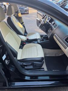2013 Volkswagen Jetta SEL PZEV   - Photo 15 - Newark, NJ 07104