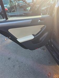 2013 Volkswagen Jetta SEL PZEV   - Photo 13 - Newark, NJ 07104