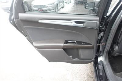 2014 Ford Fusion SE   - Photo 12 - Newark, NJ 07104