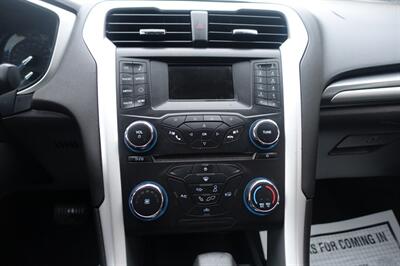 2014 Ford Fusion SE   - Photo 18 - Newark, NJ 07104