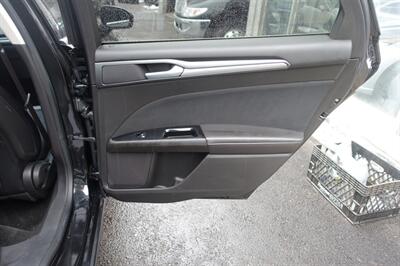 2014 Ford Fusion SE   - Photo 17 - Newark, NJ 07104