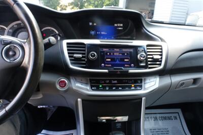 2013 Honda Accord EX-L V6 w/Navi   - Photo 18 - Newark, NJ 07104