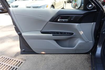 2013 Honda Accord EX-L V6 w/Navi   - Photo 10 - Newark, NJ 07104