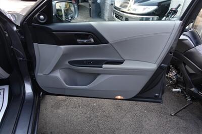 2013 Honda Accord EX-L V6 w/Navi   - Photo 15 - Newark, NJ 07104