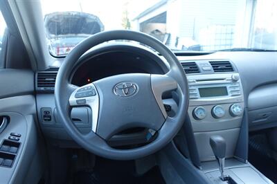 2009 Toyota Camry LE - Photo 13 - Newark, NJ 07104