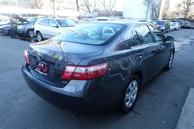 2009 Toyota Camry LE - Photo 5 - Newark, NJ 07104