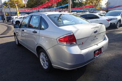 2008 Ford Focus SE   - Photo 6 - Newark, NJ 07104