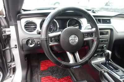 2014 Ford Mustang V6 Premium   - Photo 21 - Newark, NJ 07104