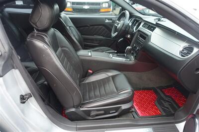 2014 Ford Mustang V6 Premium   - Photo 16 - Newark, NJ 07104