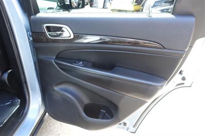 2012 Jeep Grand Cherokee Laredo - Photo 24 - Newark, NJ 07104