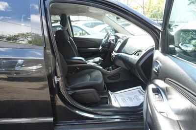 2011 Dodge Journey Crew   - Photo 15 - Newark, NJ 07104