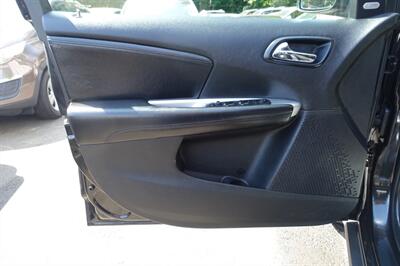 2011 Dodge Journey Crew   - Photo 10 - Newark, NJ 07104