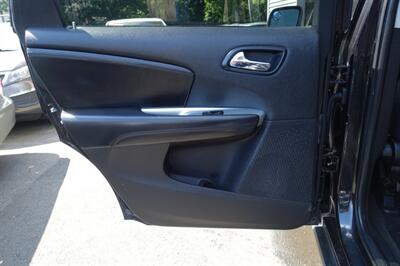 2011 Dodge Journey Crew   - Photo 12 - Newark, NJ 07104