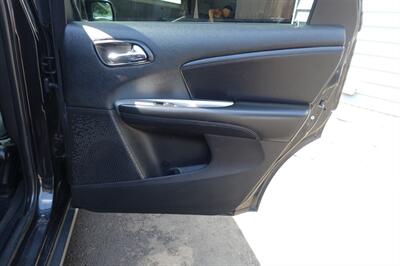 2011 Dodge Journey Crew   - Photo 18 - Newark, NJ 07104