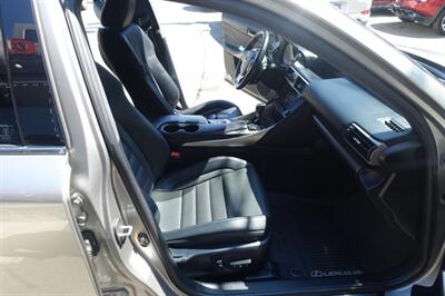 2017 Lexus IS - Photo 17 - Newark, NJ 07104