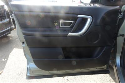 2016 Land Rover Discovery Sport HSE   - Photo 10 - Newark, NJ 07104