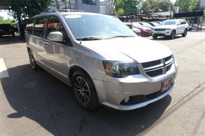 2017 Dodge Grand Caravan GT   - Photo 3 - Newark, NJ 07104