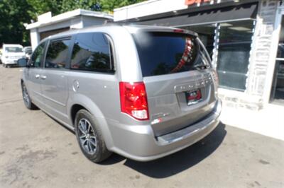 2017 Dodge Grand Caravan GT   - Photo 6 - Newark, NJ 07104