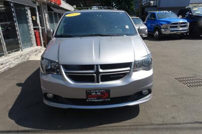 2017 Dodge Grand Caravan GT   - Photo 2 - Newark, NJ 07104