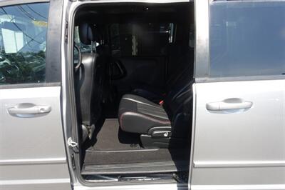 2017 Dodge Grand Caravan GT   - Photo 11 - Newark, NJ 07104