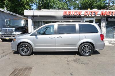 2017 Dodge Grand Caravan GT   - Photo 4 - Newark, NJ 07104