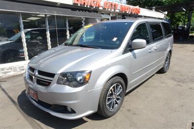 2017 Dodge Grand Caravan GT   - Photo 1 - Newark, NJ 07104