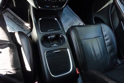 2017 Dodge Grand Caravan GT   - Photo 20 - Newark, NJ 07104