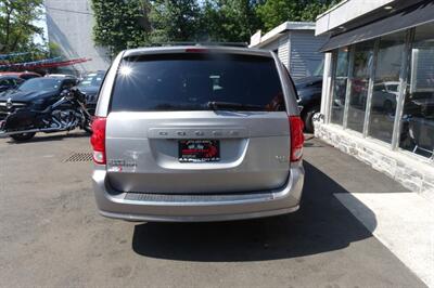 2017 Dodge Grand Caravan GT   - Photo 7 - Newark, NJ 07104