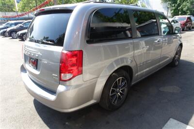 2017 Dodge Grand Caravan GT   - Photo 5 - Newark, NJ 07104