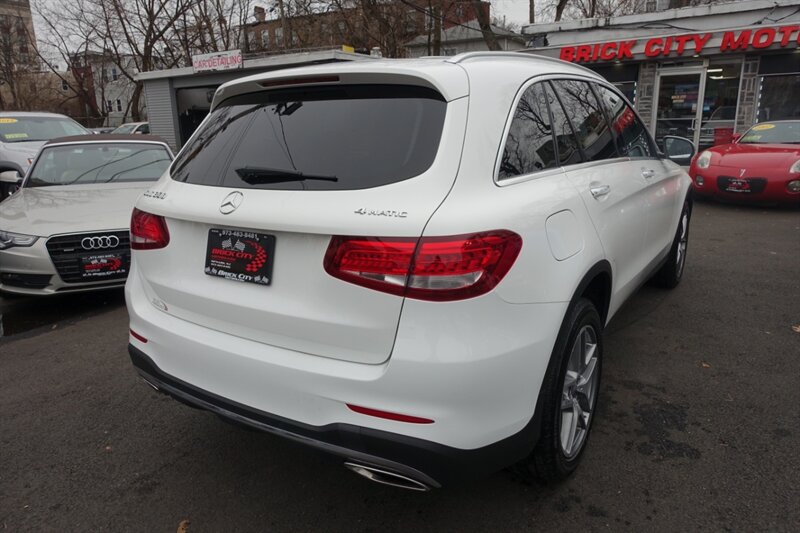 2016 Mercedes-Benz GLC GLC300 photo 8