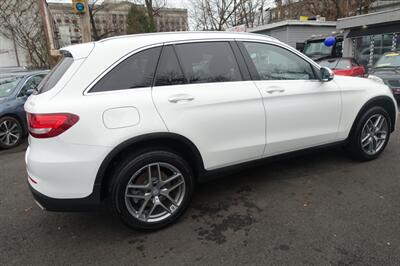 2016 Mercedes-Benz GLC GLC 300 4MATIC   - Photo 5 - Newark, NJ 07104