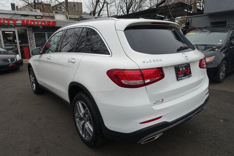 2016 Mercedes-Benz GLC GLC300 photo 6