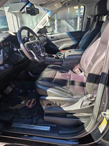 2019 GMC Yukon SLT   - Photo 14 - Newark, NJ 07104