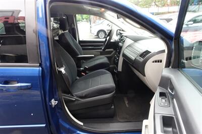 2010 Dodge Grand Caravan SE - Photo 14 - Newark, NJ 07104