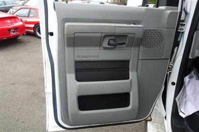 2013 Ford E-350 SD   - Photo 10 - Newark, NJ 07104