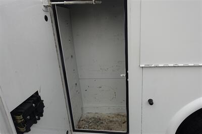 2013 Ford E-350 SD   - Photo 17 - Newark, NJ 07104