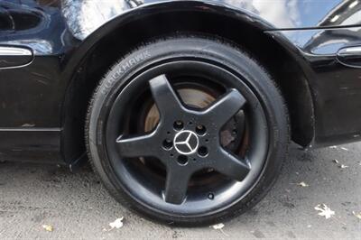 2004 Mercedes-Benz CLK CLK 320   - Photo 20 - Newark, NJ 07104