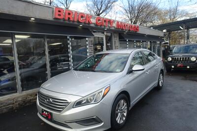 2016 Hyundai SONATA   - Photo 1 - Newark, NJ 07104