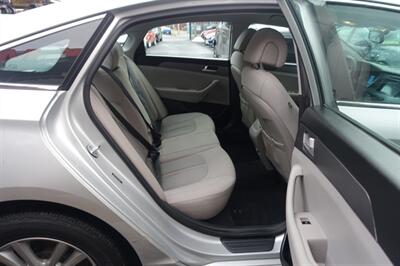 2016 Hyundai SONATA   - Photo 16 - Newark, NJ 07104